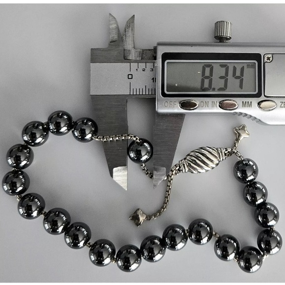 Authentic DAVID YURMAN 
Unisex Hematite Bead Adjustable
Silver Bracelet w/Pouch - Picture 5 of 5